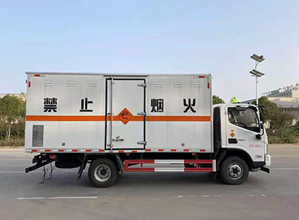 裕安爆破器材运输车